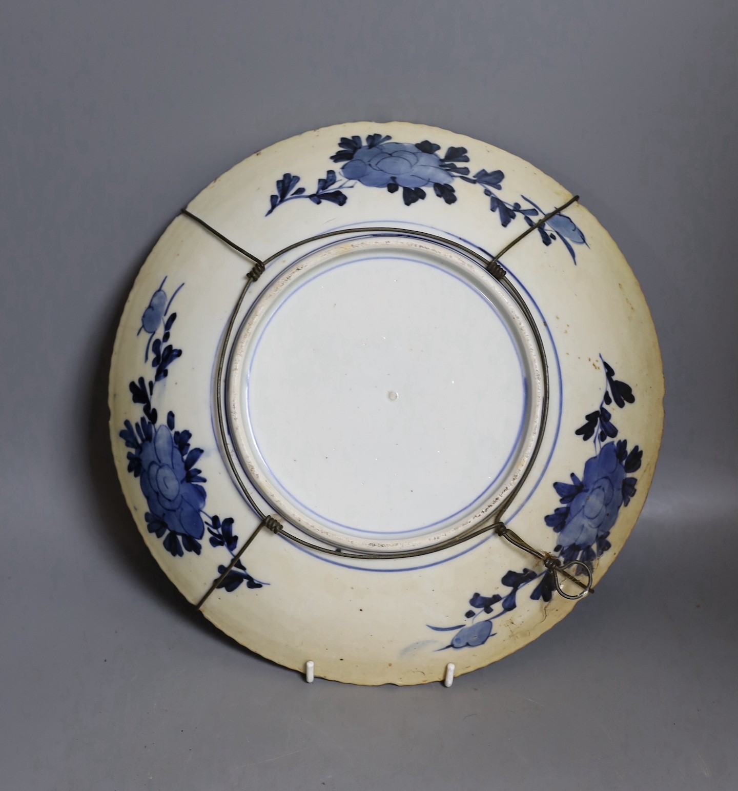 A Japanese Imari dish - 32cm diameter